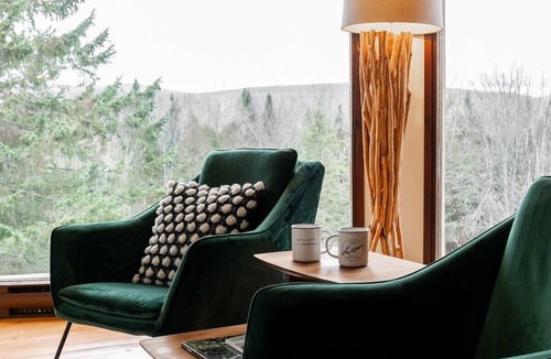 Orford House | L'Orford Forest Dream: Hot Tub, Fireplace & Views
