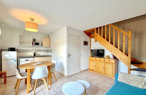 Calvisson Apartment | L'Ostal du Mas, 5 guests Pool in Gard