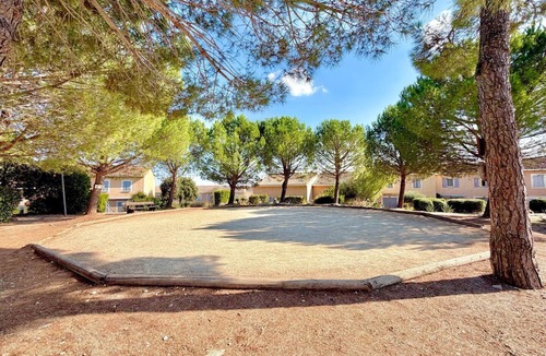 Calvisson Apartment | L'Ostal du Mas, 5 guests Pool in Gard