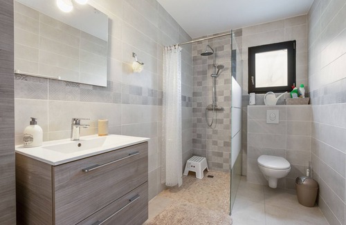 Nezignan-L'Eveque House | L'Ostal Lènes - Villa climatisée