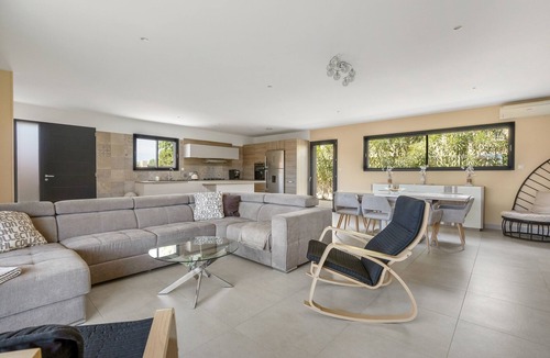 Nezignan-L'Eveque House | L'Ostal Lènes - Villa climatisée