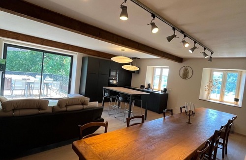 Mur-de-Barrez House | L'Ostal Large gite sleeps 8