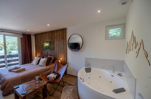 Ax-les-Thermes Apartment | L'Ostalet suite luxe Jacuzzi