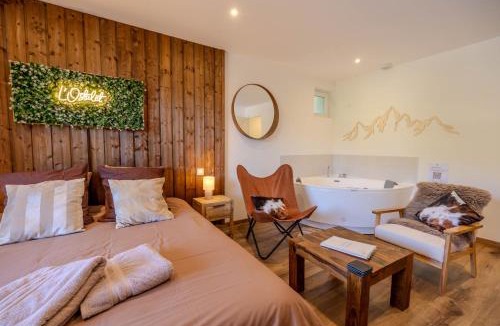 Ax-les-Thermes Apartment | L'Ostalet suite luxe Jacuzzi