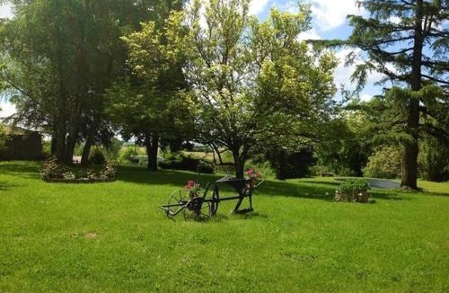 Sonnac Bed & Breakfast | L'Oustal Chambres et Tables d'Hôtes