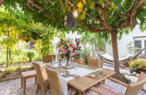 Olonzac Villa | L'Oustal Des Fleurs - Four Bedroom Villa, Sleeps 8