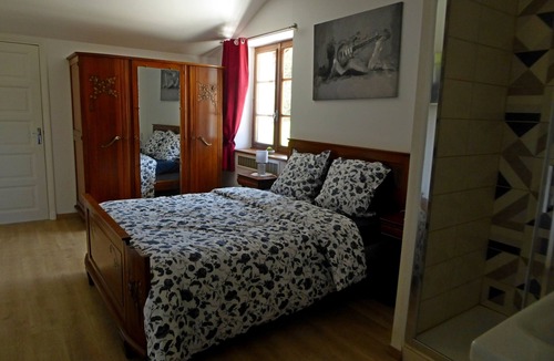 Saint-Cyprien-sur-Dourdou House | L'oustal des Bons Vivants