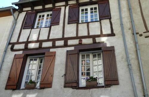 Mur-de-Barrez Apartment | L'Oustal du Sentier