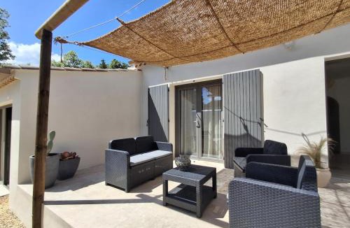 Saint-Paulet-de-Caisson House | L 'oustalet