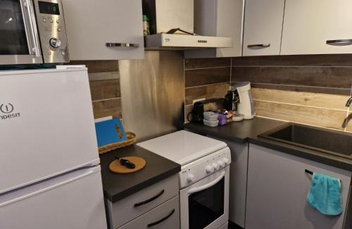 Saint-Remeze Apartment | L'Oustalet Des Gorges d'Ardèche Wifi et Canal Plus