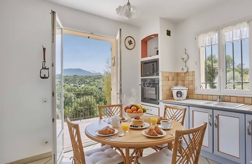 Jouques Villa | L'Oustaou. La Suite: Villa Balcon panoramique between Luberon and Ste-Victoire