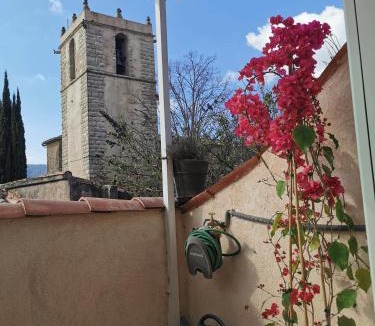 Signes Apartment | L'OUSTAOU, PISCINE et SPA