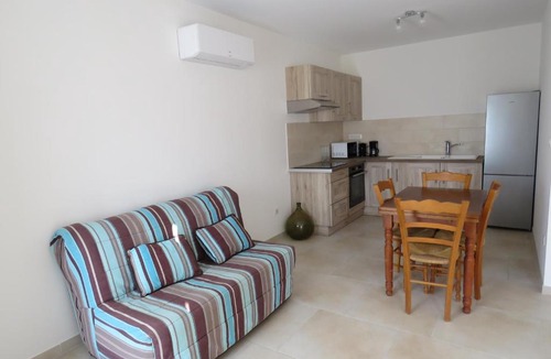 Grans Apartment | L'Oustau