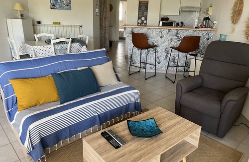 Le Couchant Apartment | L'Ouvéa - Spacious apartment with large terrace, beach access and sea view