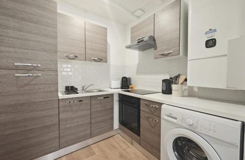 Brive-la-Gaillarde Apartment | L'Ovalie, central et chaleureux