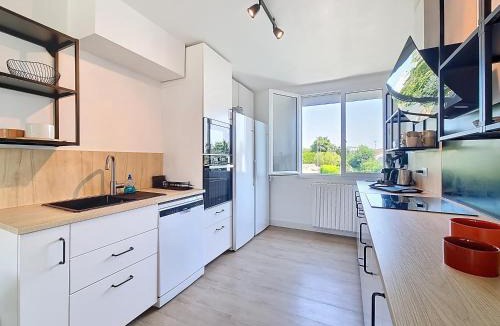 La Roche-sur-Yon Apartment | L'Urbaine, Maison de ville spacieuse, Jardin, WIFI