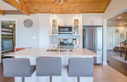 Point Abino Cottage | L'yle Ila Lake Front Retreat