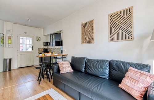 Les Mureaux Apartment | L'Yvelis - 600m Gare - Parking - Wifi