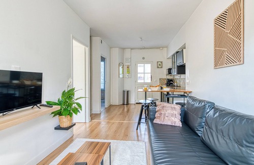 Les Mureaux Apartment | L'Yvelis - 600m Gare - Parking - Wifi