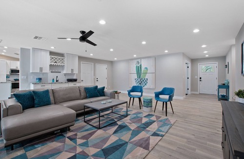 Paradise Valley Village House | L2 EV, 5Br 3Ba, 2 Master Suites, Split Floorplan, Dog, Heated Pool on Large Lot