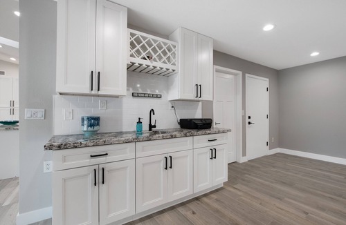 Paradise Valley Village House | L2 EV, 5Br 3Ba, 2 Master Suites, Split Floorplan, Dog, Heated Pool on Large Lot