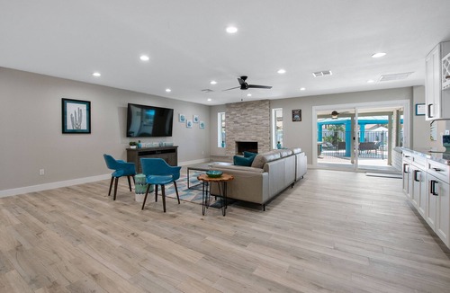 Paradise Valley Village House | L2 EV, 5Br 3Ba, 2 Master Suites, Split Floorplan, Dog, Heated Pool on Large Lot