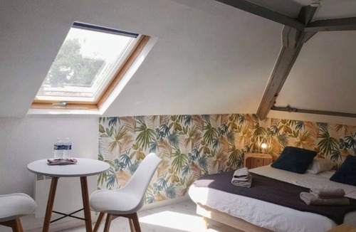 Valenciennes Apartment | La Aloha Room ~ Autonomous Arrival ~ 2 people