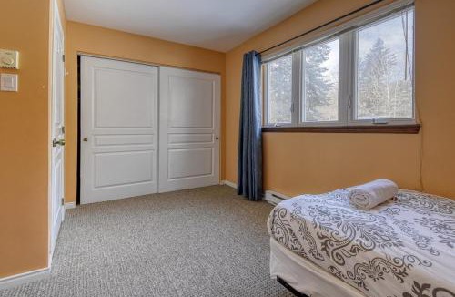 Mont-Tremblant Apartment | La Bête Tremblant Classic Charming Chalet