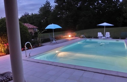 Villeneuve-sur-Lot House | La Bakénia, Gite "Joini" with swimming pool and airconditioning