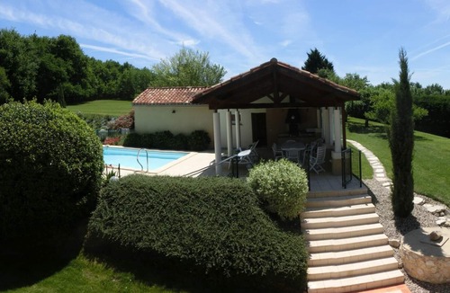 Villeneuve-sur-Lot House | La Bakénia, Gite "Joini" with swimming pool and airconditioning