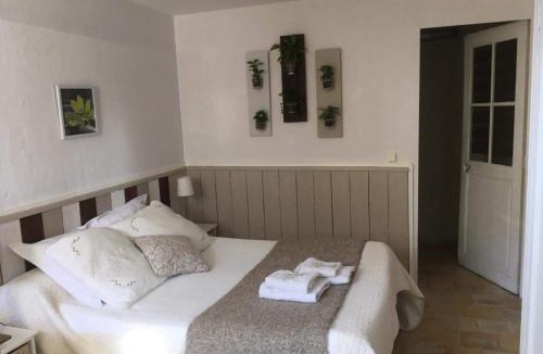 Beaumont-en-Veron Bed & Breakfast | La Balastière