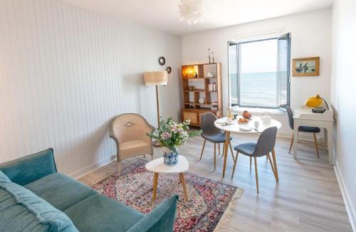 Saint-Regnobert-de-la-Cote-de-Nacre Apartment | La BALEINE BLEUE
