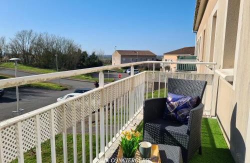 Pouzauges Apartment | La Balière T3 rénové terrasse 20min du Puy duFou