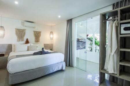 Suraberata Cabin | La Balian Villa and Retreat