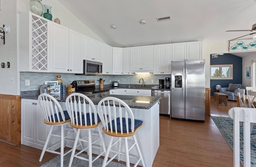 Ocean Hill House | La Ballena Cottage Dog Friendly Pool Ocean Views