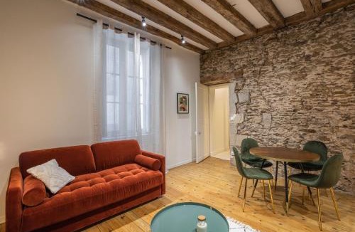 Dobree-Bon Port Apartment | La Baronne- Chaleureux T2