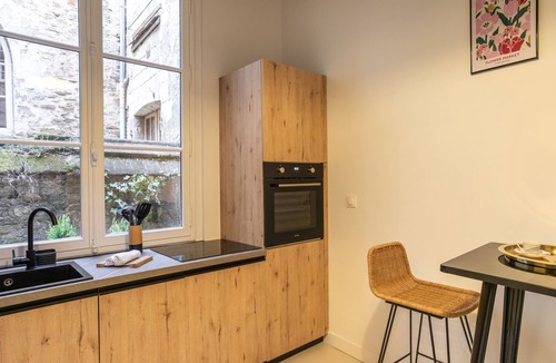 Dobree-Bon Port Apartment | La Baronne- Chaleureux T2