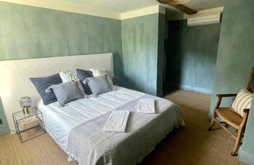 Fressac Bed & Breakfast | La Bartassade - Magnifique chambre d'hôtes, indépendante et moderne