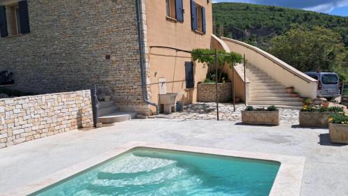 L'Hospitalet Villa | La Bartavelle