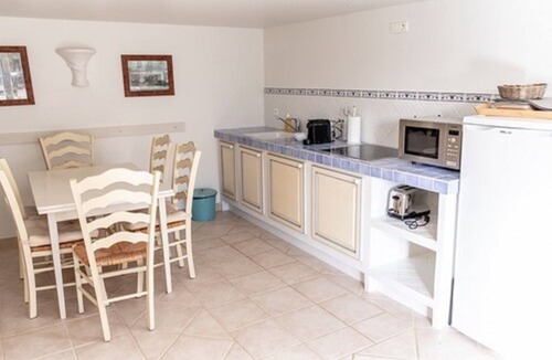 Entrecasteaux Bed & Breakfast | La Bastide de Fangouse