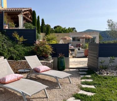 Savasse Bed & Breakfast | La Bastide de Grosille