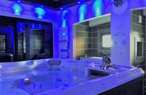 Vriange Apartment | LA BASTIDE DES 3 AS & Spa