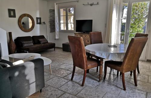 Pont-Saint-Esprit House | LA BASTIDE DES MACALO