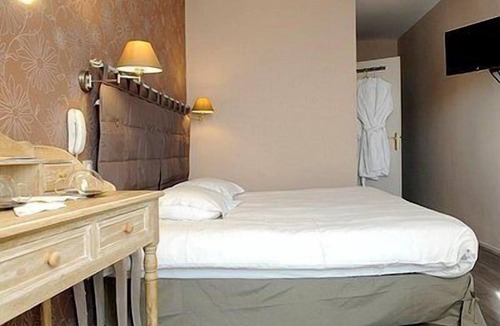 Monflanquin Hotel | La Bastide des Oliviers