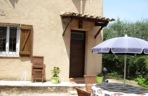 Tanneron House | LA BASTIDE DES TROIS PINS