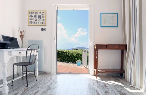 Saint-Laurent-du-Var Villa | LA Bastide: UNE Parenthèse Comme AUX Cyclades