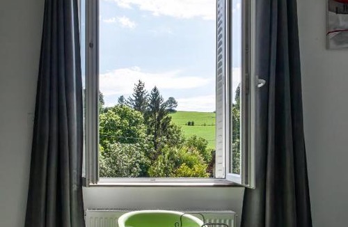 Le Petit-Abergement Apartment | LA BATISSE l'arbre gris