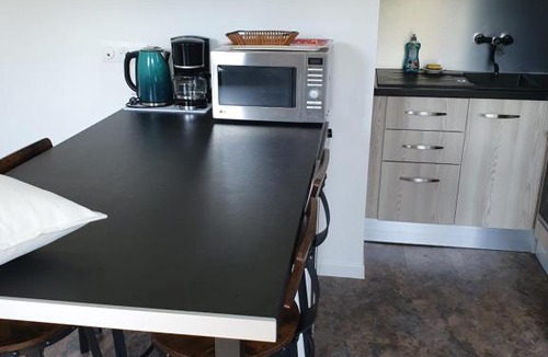 Le Petit-Abergement Apartment | LA BATISSE l'arbre beige