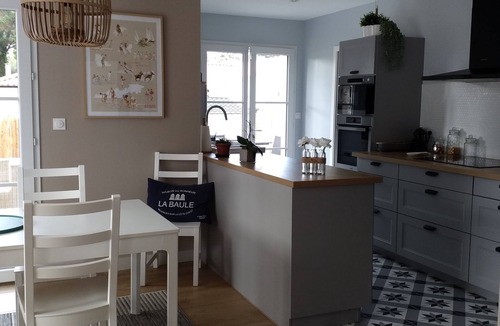 La Baule-Escoublac House | La Baule-Villa Maeval- 8 pers - jacuzzi and enclosed garden with trees