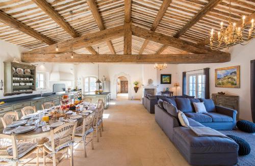 Bonnieux Villa | La Becasse Heritage Pool Manor